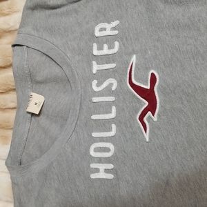 2 Medium HOLLISTER Long Sleeved Shirts